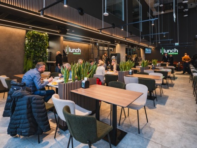 Popularny koncept fast lunch już w Polsce. Wybrał znane centrum biurowe w Gdańsku