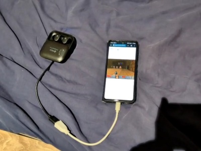 Uruchomił grę Doom na słuchawkach. Tak, to naprawdę działa