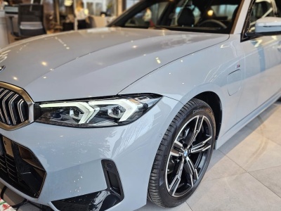 BMW serii 3 taniej o 75 900 zł (-27%). Nowa alternatywa dla osób celujących w Omodę 9