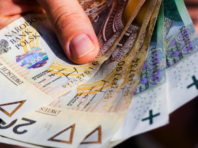 Burza po ogłoszeniu o pracę. Wysoki prestiż a zarobki mniejsze niż w markecie