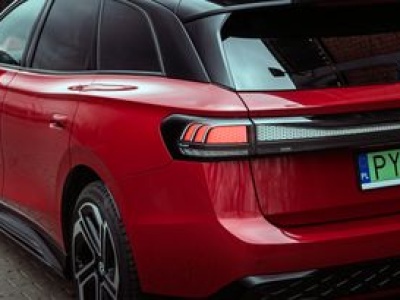 W grudniu w Europie sprzedano więcej elektryków niż benzyniaków