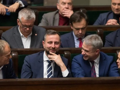 Ilu Polaków popiera rząd? Kolejna czerwona kartka dla Tuska