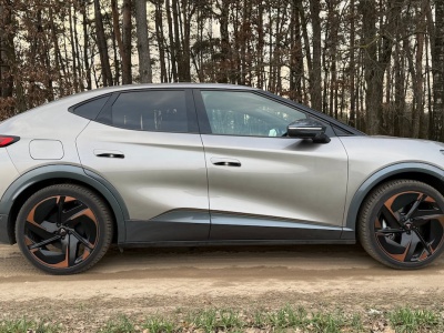 Modny SUV Cupry potaniał o ponad 70 tys. zł. Wystarczyło poczekać kilka miesięcy