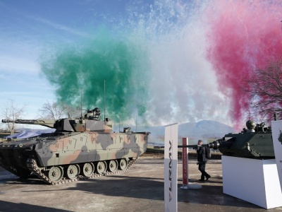 Początek dostaw bojowych wozów piechoty KF41 Lynx do Włoch