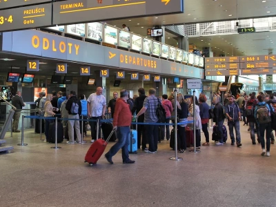 Zaatakował Żydów na lotnisku w Krakowie. Wydano specjalny komunikat