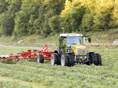 Fenomen rynku ciągników w Szwajcarii. Egzotyczne marki wysoko