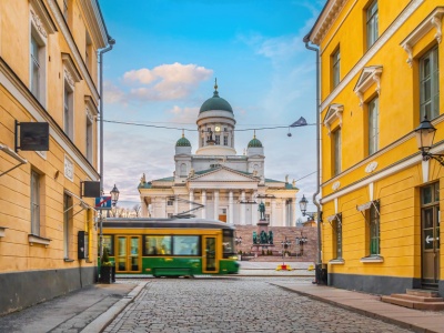 Ten kraj umieścił Polskę na liście priorytetów. Chce wejść u nas w energetykę i budowę schronów