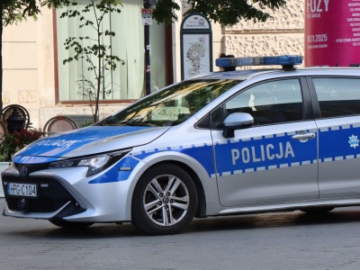 Mieszkaniec Krakowa wrzucił do mieszkania petardę. Chciał podpalić lokal