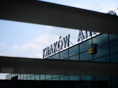 Miasto stanowczo o incydencie na lotnisku w Balicach. „Wyrażamy solidarność”