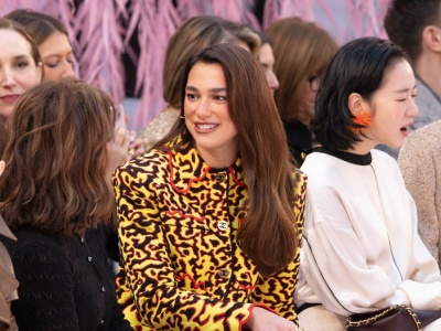 Wyróżniła się w tłumie gwiazd. Dua Lipa podbija Paryski Tydzień Mody