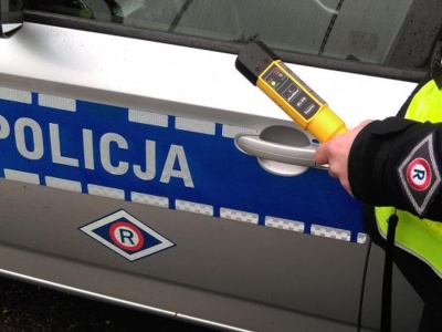 Bez uprawnień i po marihuanie za kierownicą audi. A to tylko część problemów kierowcy