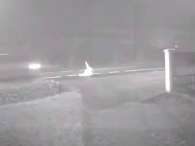 Potrącona 85-latka leżała na jezdni, wołając o pomoc. Auta tylko ją mijały