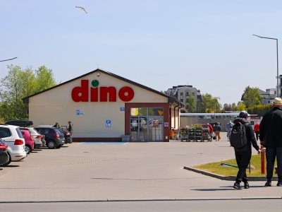 Kontrola PIP w sklepach Dino. Są pierwsze zalecenia i nakazy wobec sieci