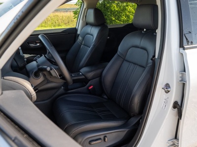 Podobny SUV kosztuje mniej niż Toyota Corolla Cross. 184 KM i spalanie 4,5 l to mocne argumenty