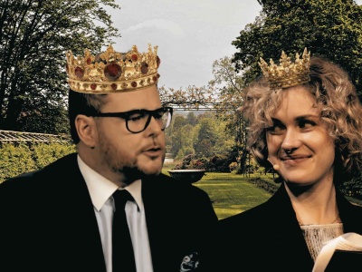 Pośród ogrodu siedzi ta królewska para