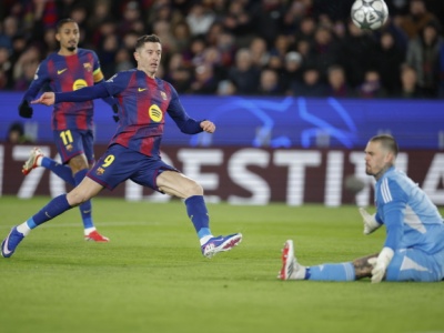 Lewandowski strzela gole i bije kolejne rekordy zarezerwowane dla legend