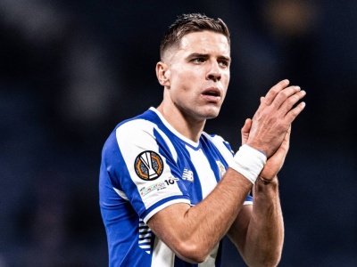 Porto – Rangers: gdzie oglądać? Typy, kursy bukmacherskie. Zagrają Bednarek, Kiwior i Pietuszewski?