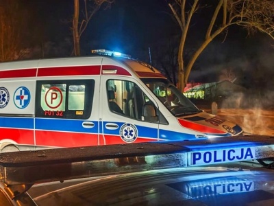 Tragedia podczas kuligu. Sanki wpadły pod auto, jedna osoba nie żyje