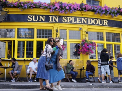 Najpopularniejsze cele podróży w 2025 roku. Liderem Londyn, w siłę rosną miasta chińskie