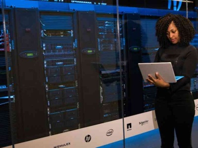 Boom na AI grozi przeciążeniem sieci. Big Tech sięga po atom