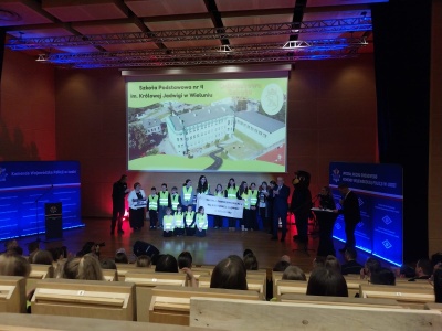 Sukces Szkoły Podstawowej nr 4 w Wieluniu w konkursie „Odblaskowa szkoła”!