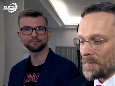 Nietypowe zachowanie dziennikarza TV Republika. Wszystko zarejestrowały kamery