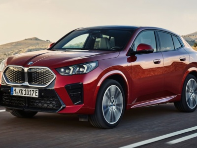 Lepsze zasięgi Mini Countryman, BMW iX1 i iX2 (2026). Poprawa dzięki większej pojemności użytecznej i nowemu falownikowi