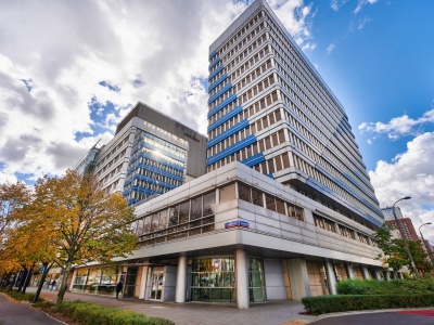 PKO BP sprzedaje biurowiec w sercu Warszawy. 55 mln zł za działkę z ogromnym potencjałem
