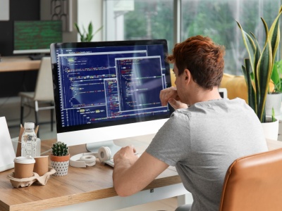 Król w IT jest tylko jeden. Najlepsi wyciągają prawie 100 tys. zł