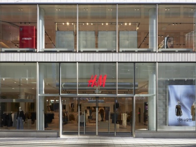 H&M podsumowuje 2025 rok. Efektywność w górę, emisje CO2 w dół