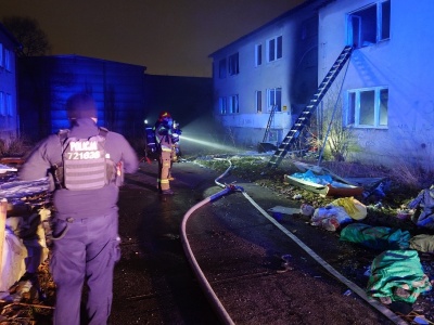Z ostatniej chwili: Pożar w budynku wielorodzinnym. Trwa akcja gaśnicza – foto