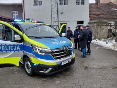 Nowy radiowóz przekazany Komisariatowi Policji w Nowym Wiśniczu