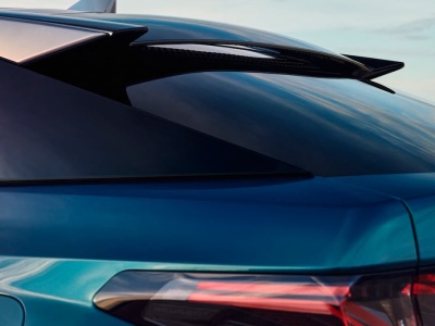 SUV za 126 tys. zł oferuje styl w klimacie Lexusa bez kompromisów w bagażniku. 588 litrów pojemności