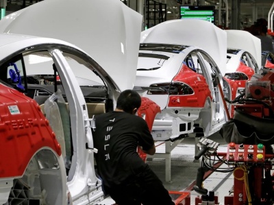 Tesla kończy produkcję Modelu S i Modelu X. Zamiast nich będzie tworzyć roboty