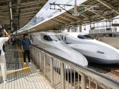 W Japonii powstaje najszybszy pociąg świata. Będzie pędził ponad 600 kilometrów na godzinę