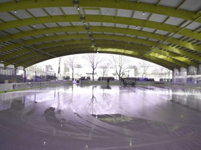 Karnawał na lodzie w Częstochowie. MOSiR żegna sezon łyżwiarski balem przebierańców