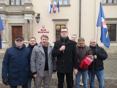 Konfederacja poparła referendum. Czy będą walczyć o prezydencki fotel?