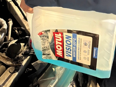 Uwaga na płyny do spryskiwaczy. Stężenie trucizny przekracza normy