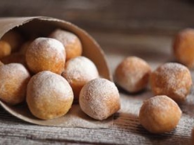 Z twarogu i jajek robię pulchniutkie pączki. Na Litwie to prawdziwy przysmak