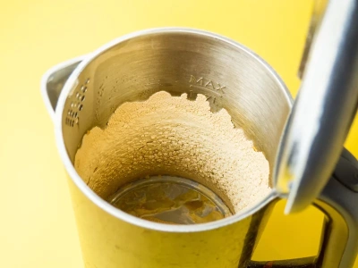 Wsyp 2 łyżki do czajnika i zagotuj. Kamień znika w 10 minut, a ocet przestaje mieć sens