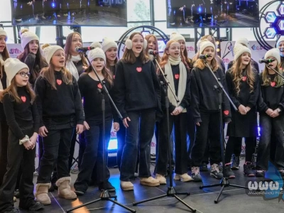 Z kopyta kulig rwie zaśpiewali uczniowie SP 9 na Finale WOŚP