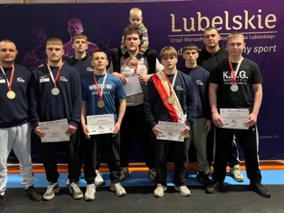 Medaliści z WLKS - złoto Oksiuka, srebro Kostrzewskiego, brąz Gregorczyka