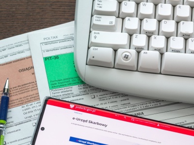 Pensja rośnie, PIT też. 32% podatku może zaskoczyć w rozliczeniu