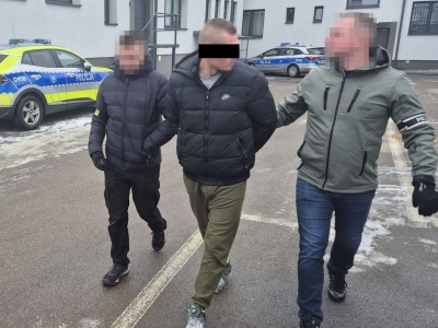 38-latek z gminy Łuków aresztowany za narkotyki. Zabezpieczono mefedron, marihuanę i 40 tys. złotych