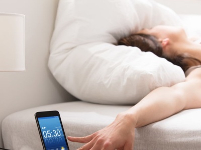 Ciągle zmęczony mimo weekendu? Społeczny jet lag dręczy miliony