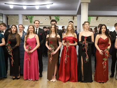 Róże Kasprowicza w Rudym Lesie. Studniówka ZSO nr 1 z Raciborza na bis