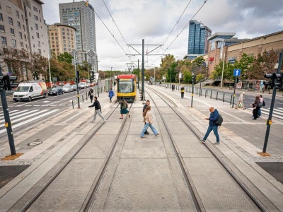 Absurd drogowy po remoncie torowiska przy Dworcu Gdańskim. Zamiast do domu, jadą prosto w korek