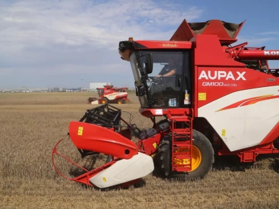 Tani kombajn z Chin wjeżdża na pola. Ile już sprzedano w Polsce?