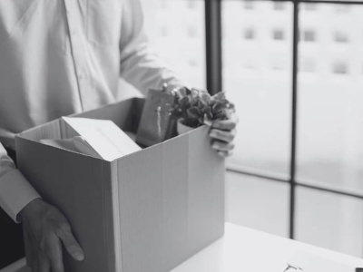 Lawina zwolnień w USA: rekordzista tnie 78 tys. etatów. Dotrze do Polski?