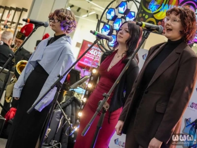 Uczennice LO2 zaśpiewały dla WOŚP